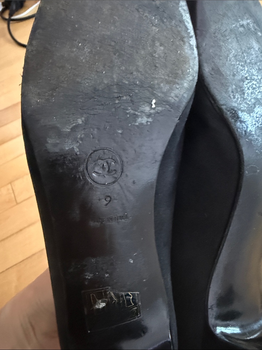 CHANEL Black Suede Logo Cap Toe Flats size 8.5 - Picture 6 of 10